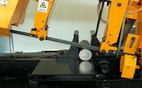 惠水数控带锯床自动送料精度会出现偏差吗？